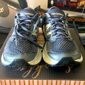 Women size 9 1080 FRESH FOAM in excellent condition. Dark gray throughout sole.